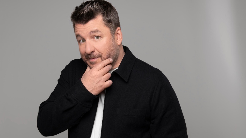 On embarque pour une croisière (du rire) avec Bruno Guillon